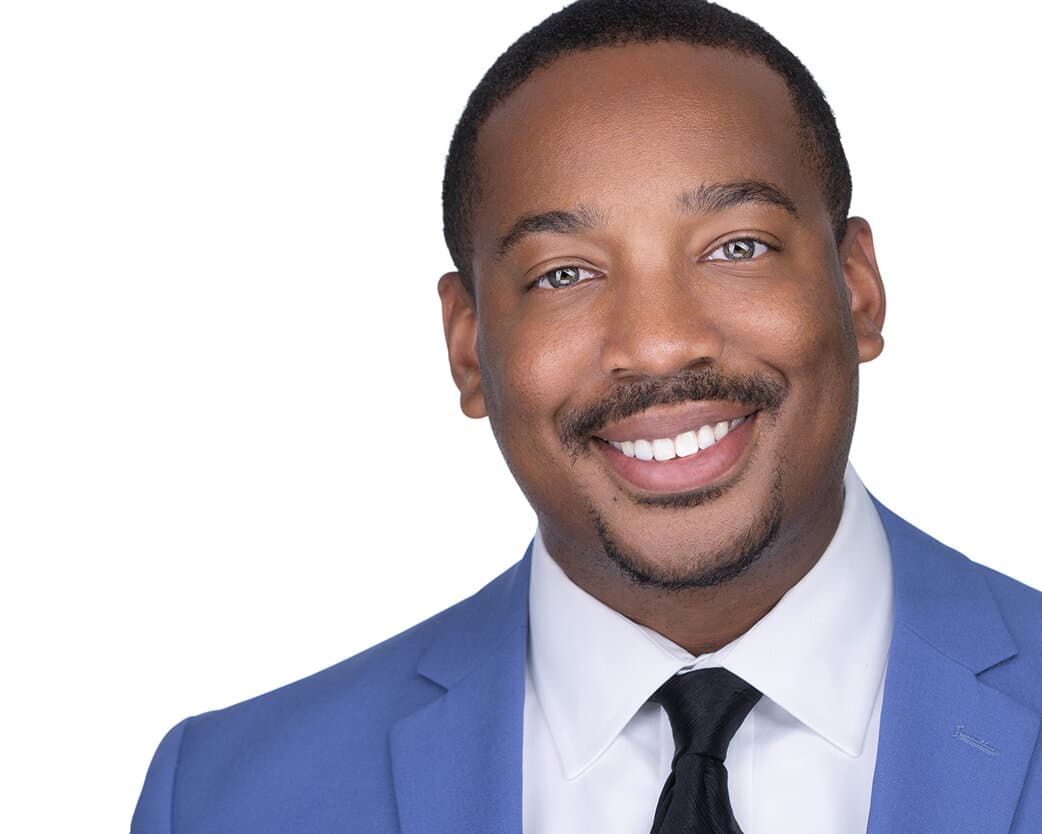 Courtney Professional Headshot