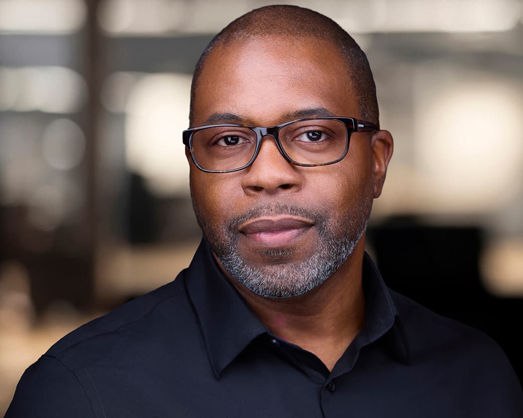 Executive headshot photographer Washington DC - Professional corporate photography near me